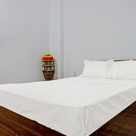 Oyo 820503 Lotus Lodge And Guest House Kharakvasla エクステリア 写真