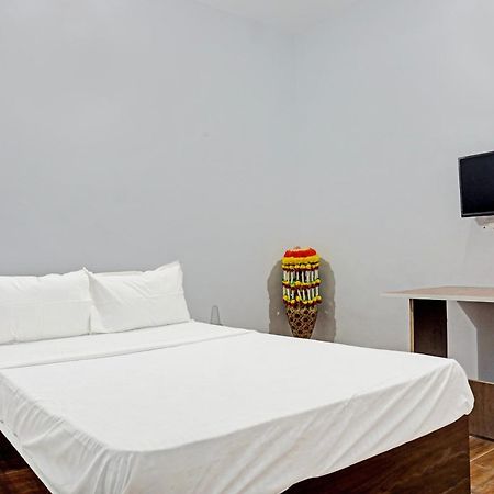 Oyo 820503 Lotus Lodge And Guest House Kharakvasla エクステリア 写真